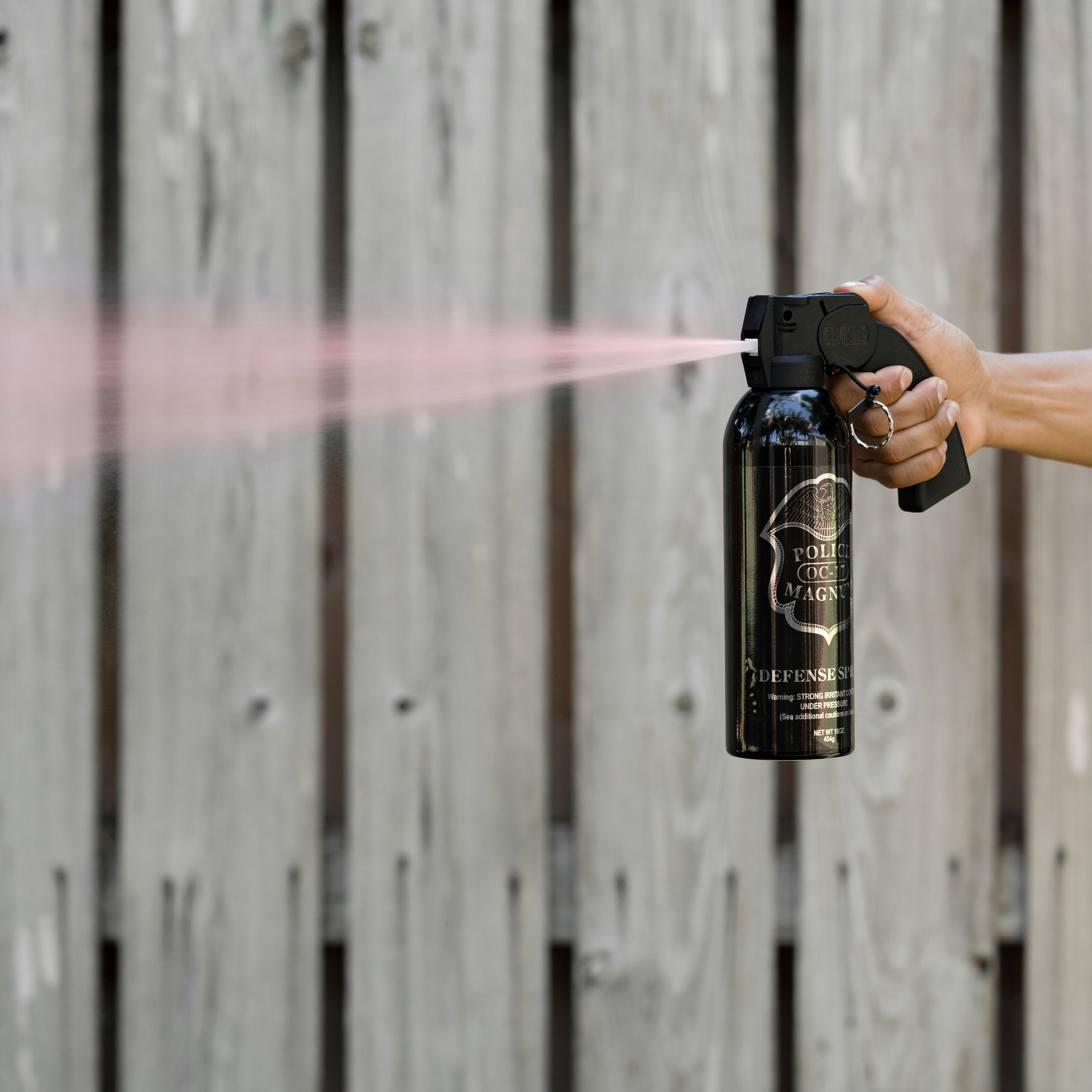 Police Magnum 16oz Pistol Grip Pepper Fogger Large pepper spray 16oz fogger demonstration with 25 foot range